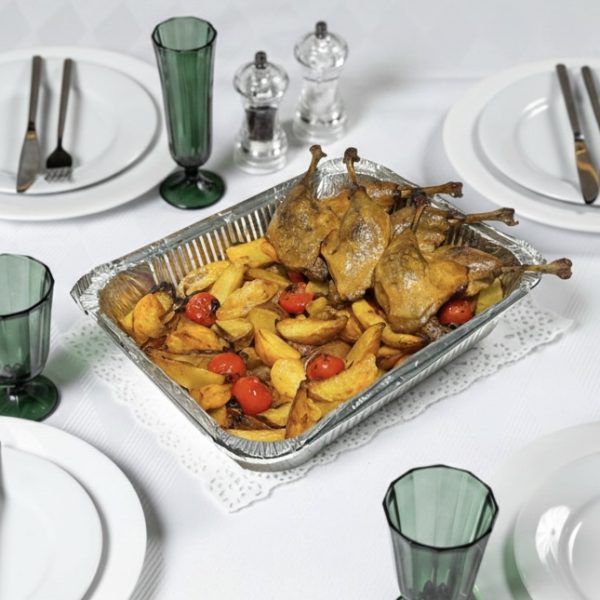 Утиные ножки конфи с гарниром из запечёных долек картофеля и яблок 1800г.